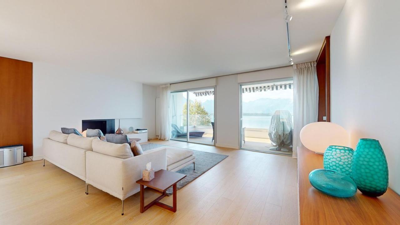 Lakefront Apartment With Exceptional View Territet Exteriér fotografie